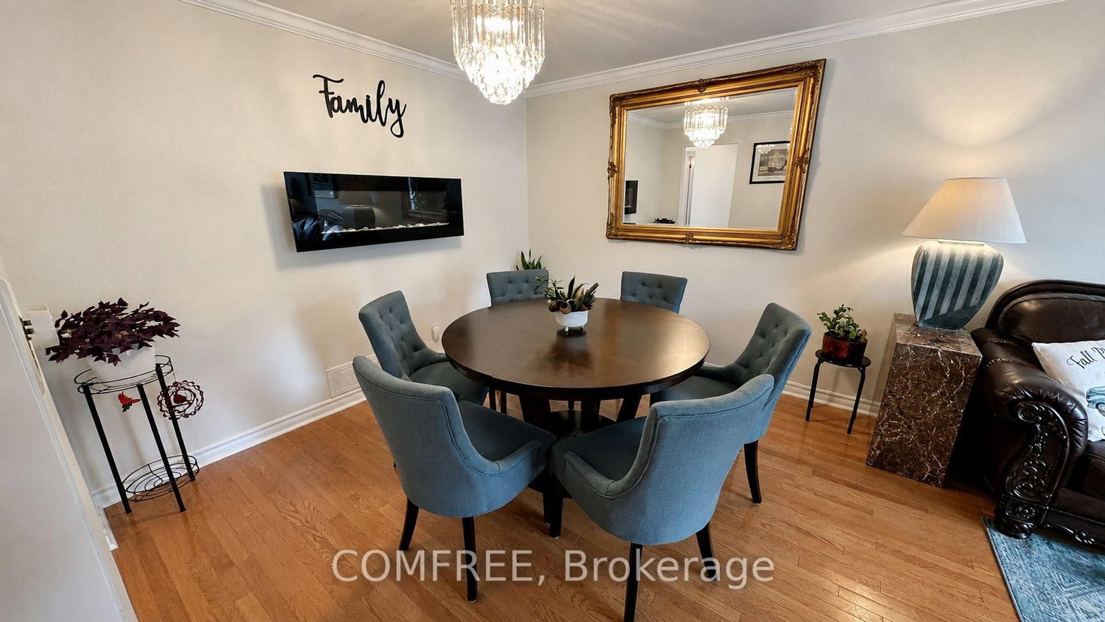 1960 Rolling Brook Drive • Ottawa, ON photo 3