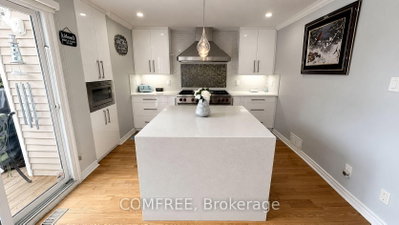 1960 Rolling Brook Drive • Ottawa, ON photo 6