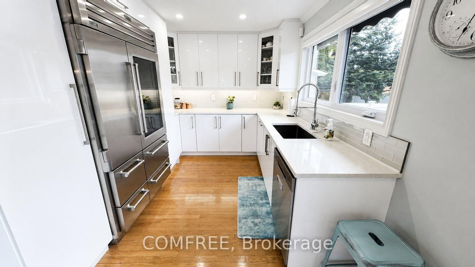 1960 Rolling Brook Drive • Ottawa, ON photo 8