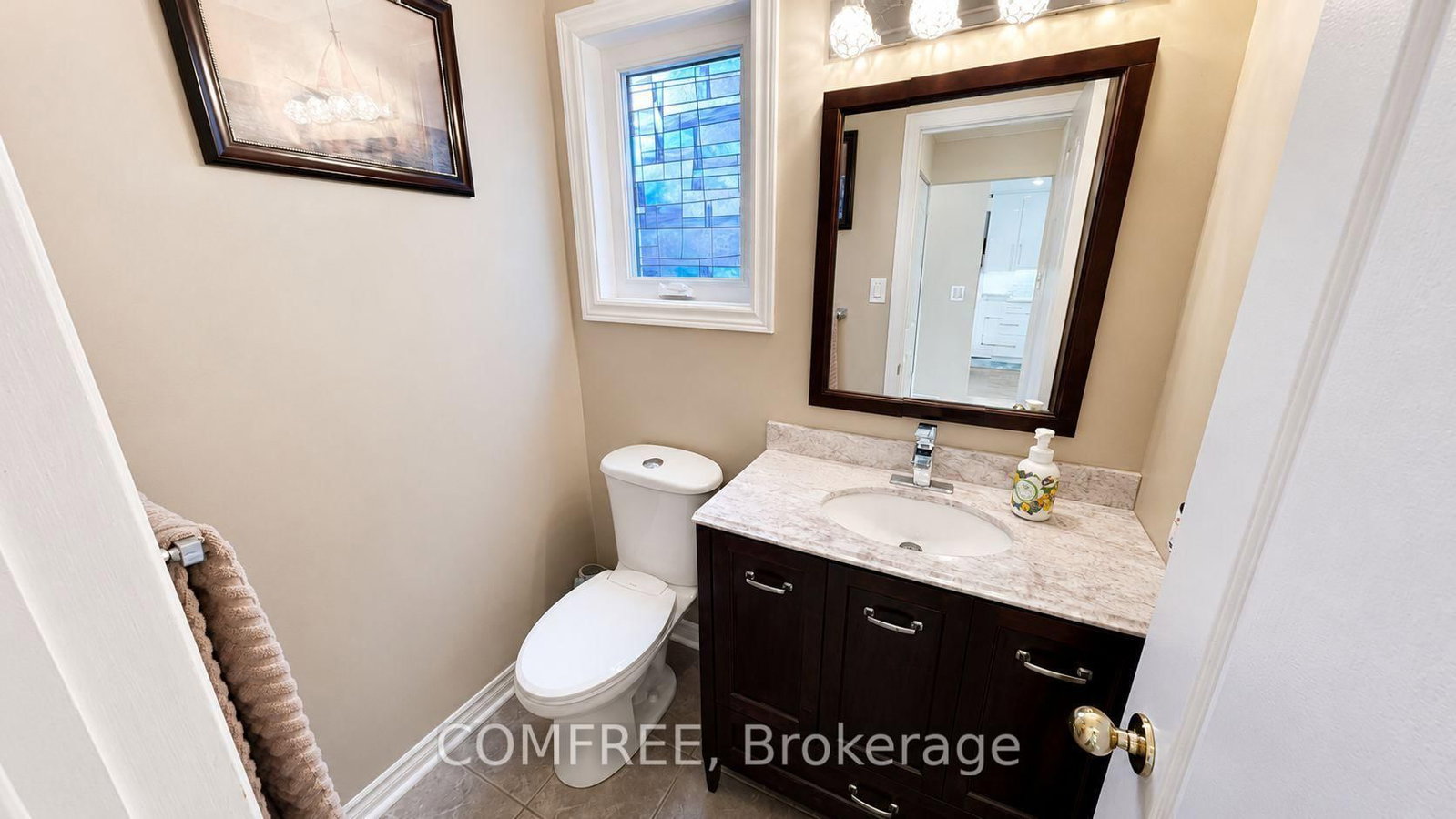 1960 Rolling Brook Drive • Ottawa, ON photo 9