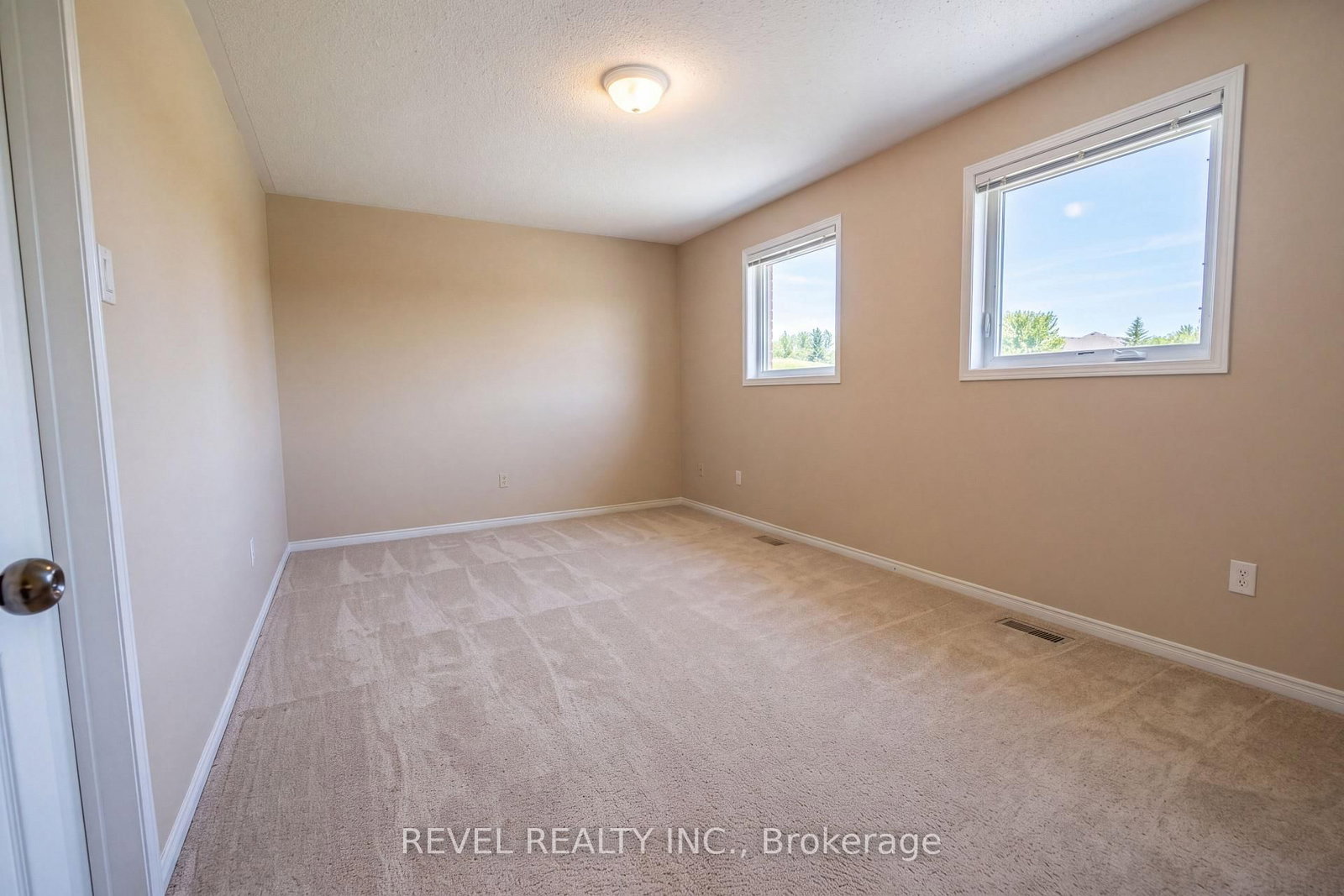 176 TOWERHILL Road • Peterborough, ON photo 9