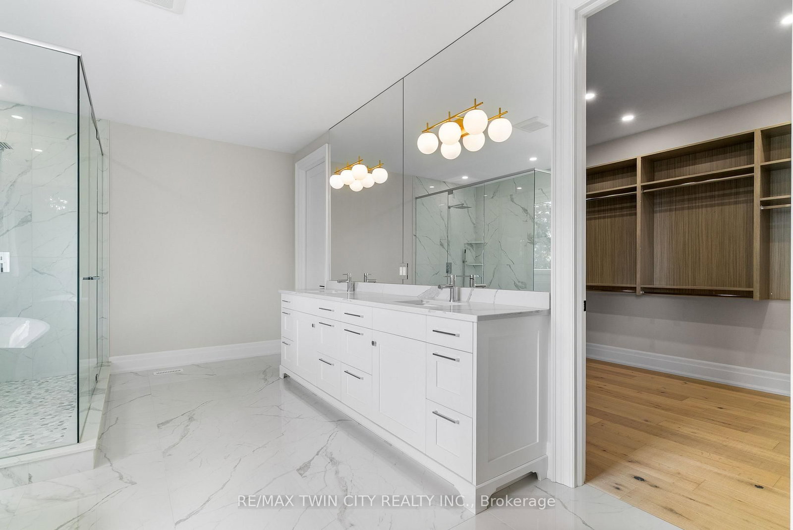 56 Pioneer Ridge Dr, Kitchener, view 32