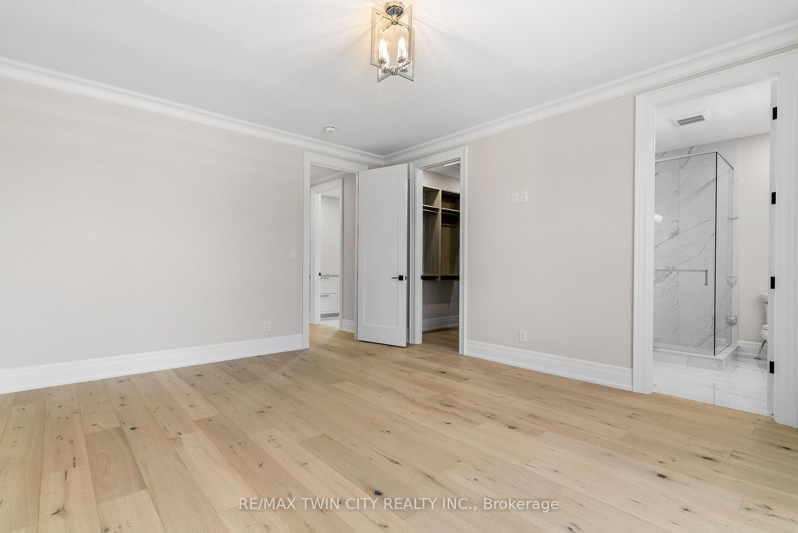 56 Pioneer Ridge Dr, Kitchener, view 39