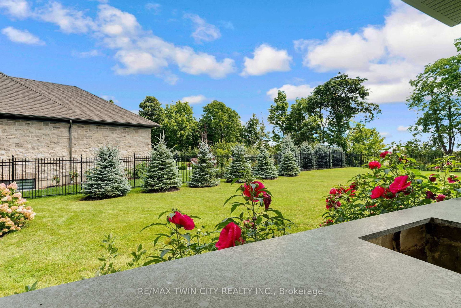 56 Pioneer Ridge Dr, Kitchener, view 47