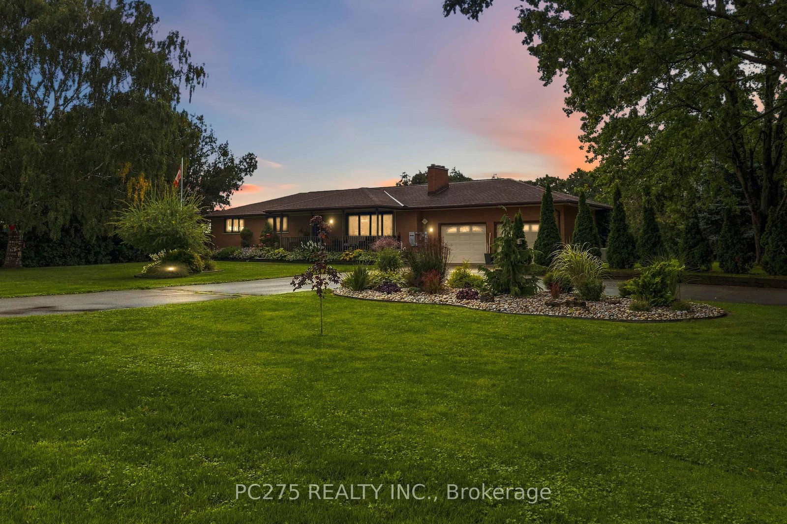15195 Nine Mile Road • Middlesex Centre, ON photo 2