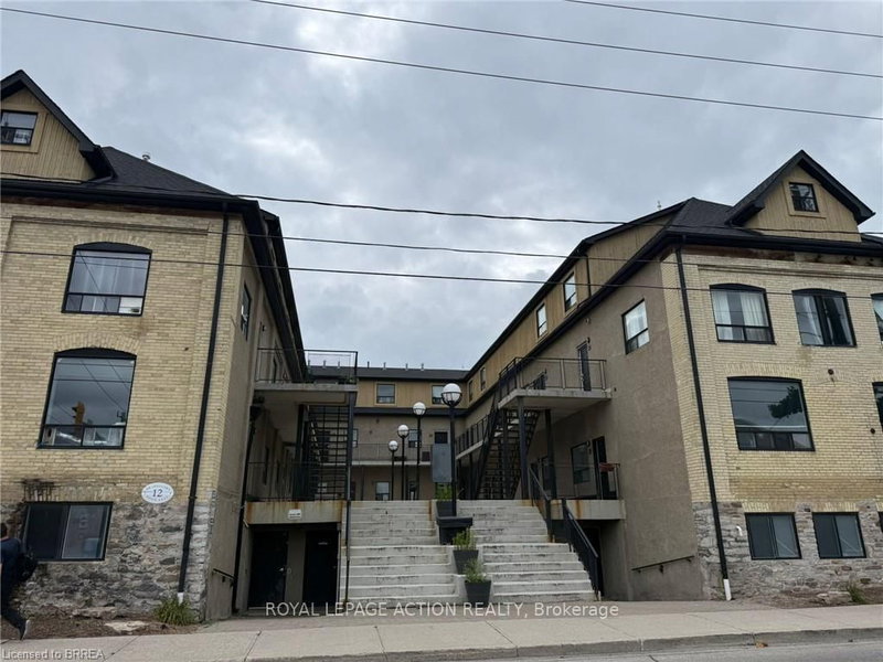 18 - 12 Bridgeport Road E