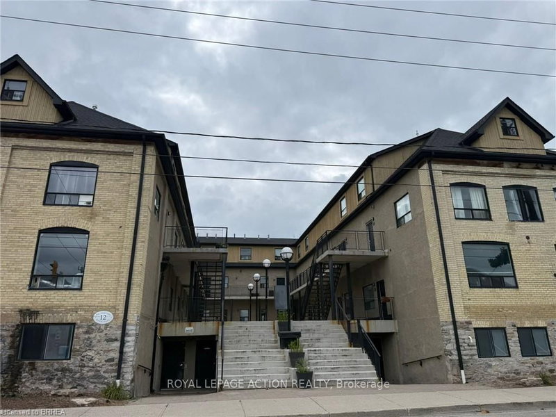 18 - 12 Bridgeport Road E