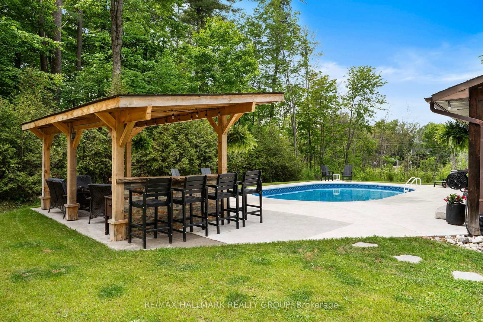 408 Yole Crescent • Elizabethtown-Kitley, ON photo 3