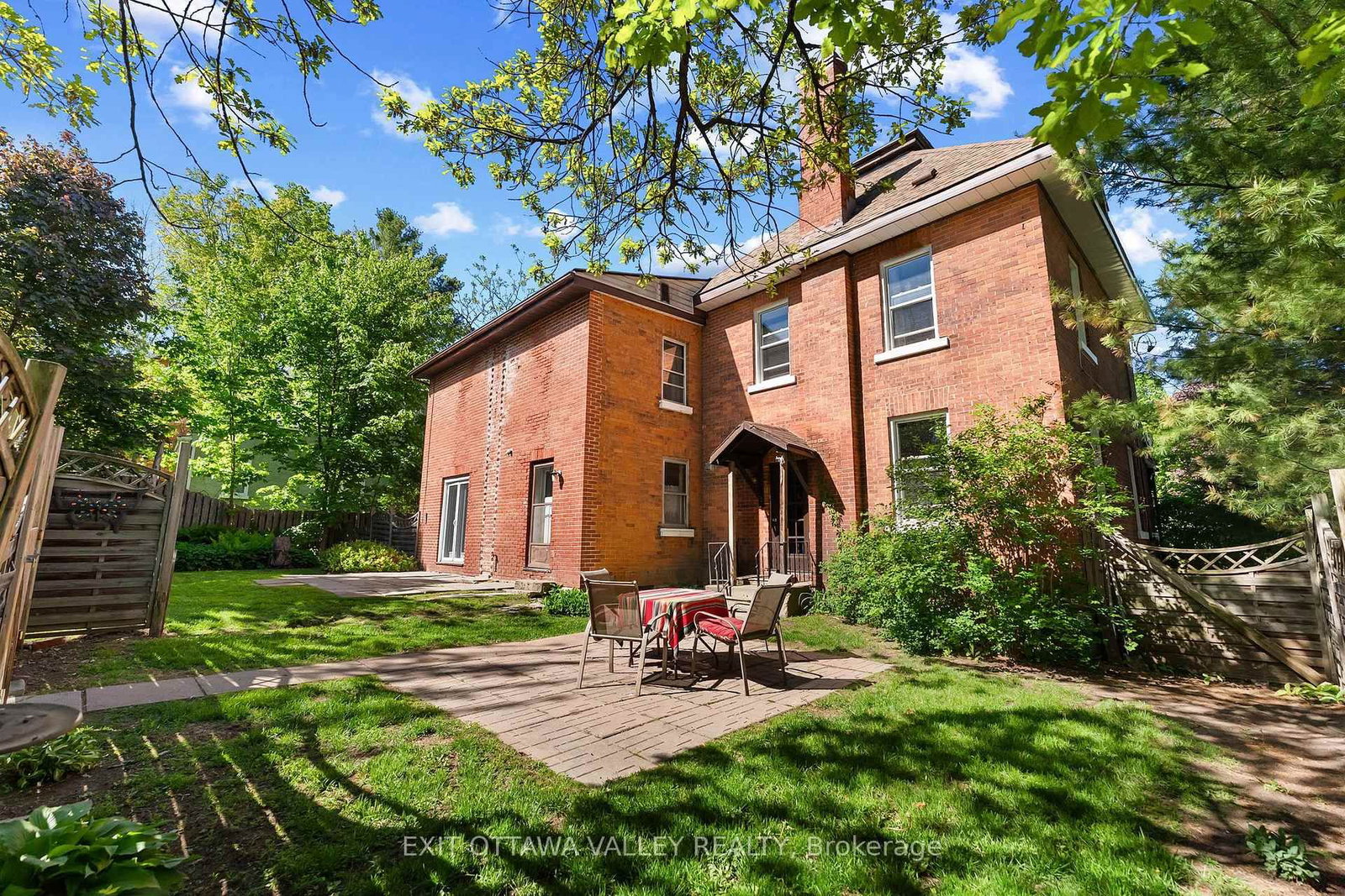 283 & 285 William Street • Pembroke, ON photo 28