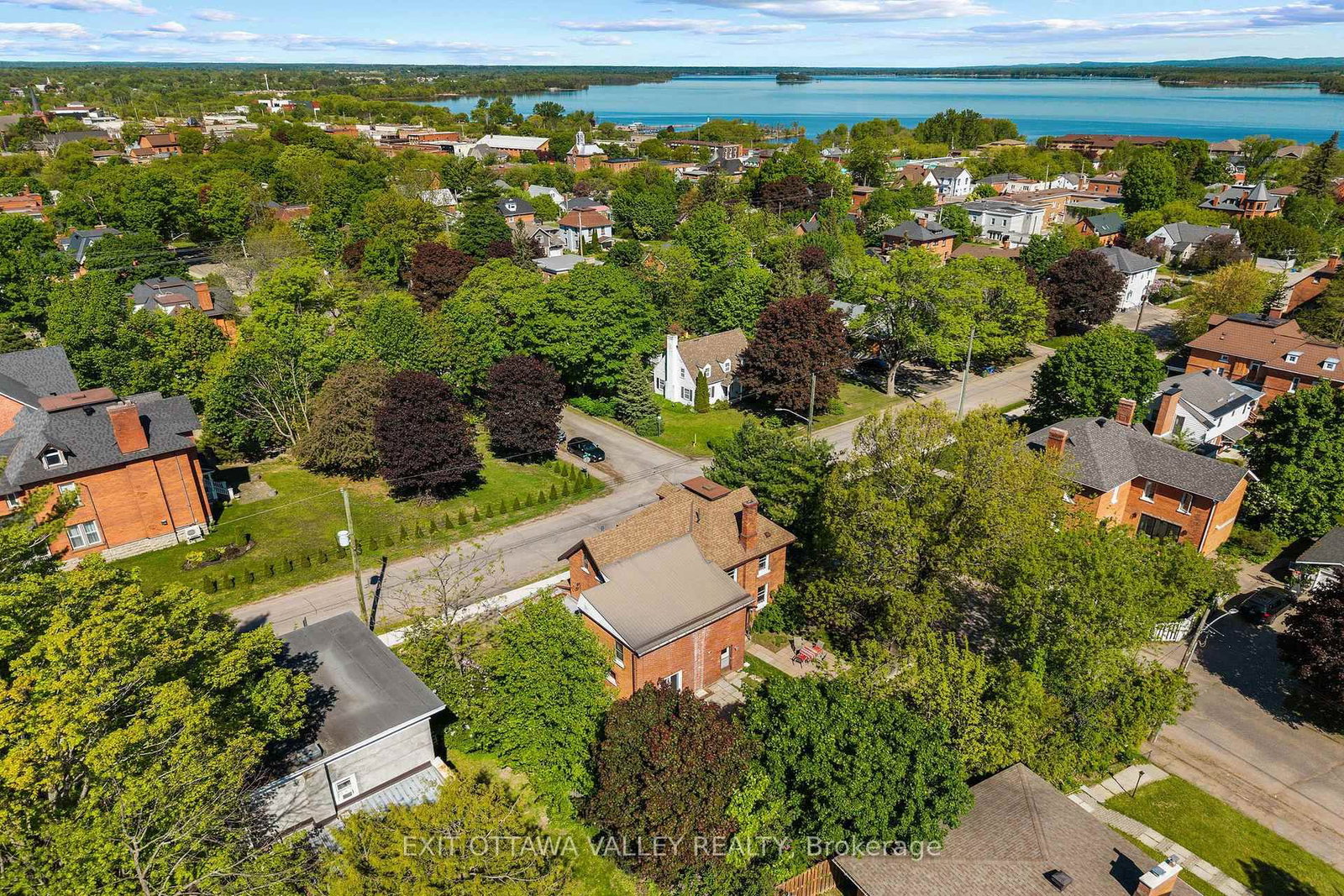 283 & 285 William Street • Pembroke, ON photo 32