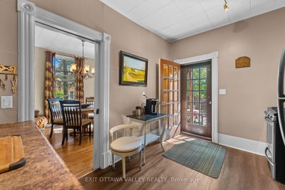 283 & 285 William Street • Pembroke, ON photo 6