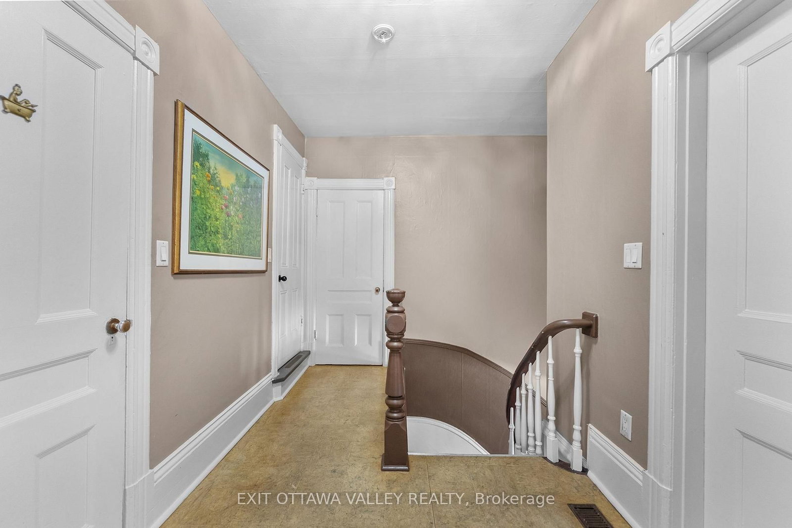 283 & 285 William Street • Pembroke, ON photo 8