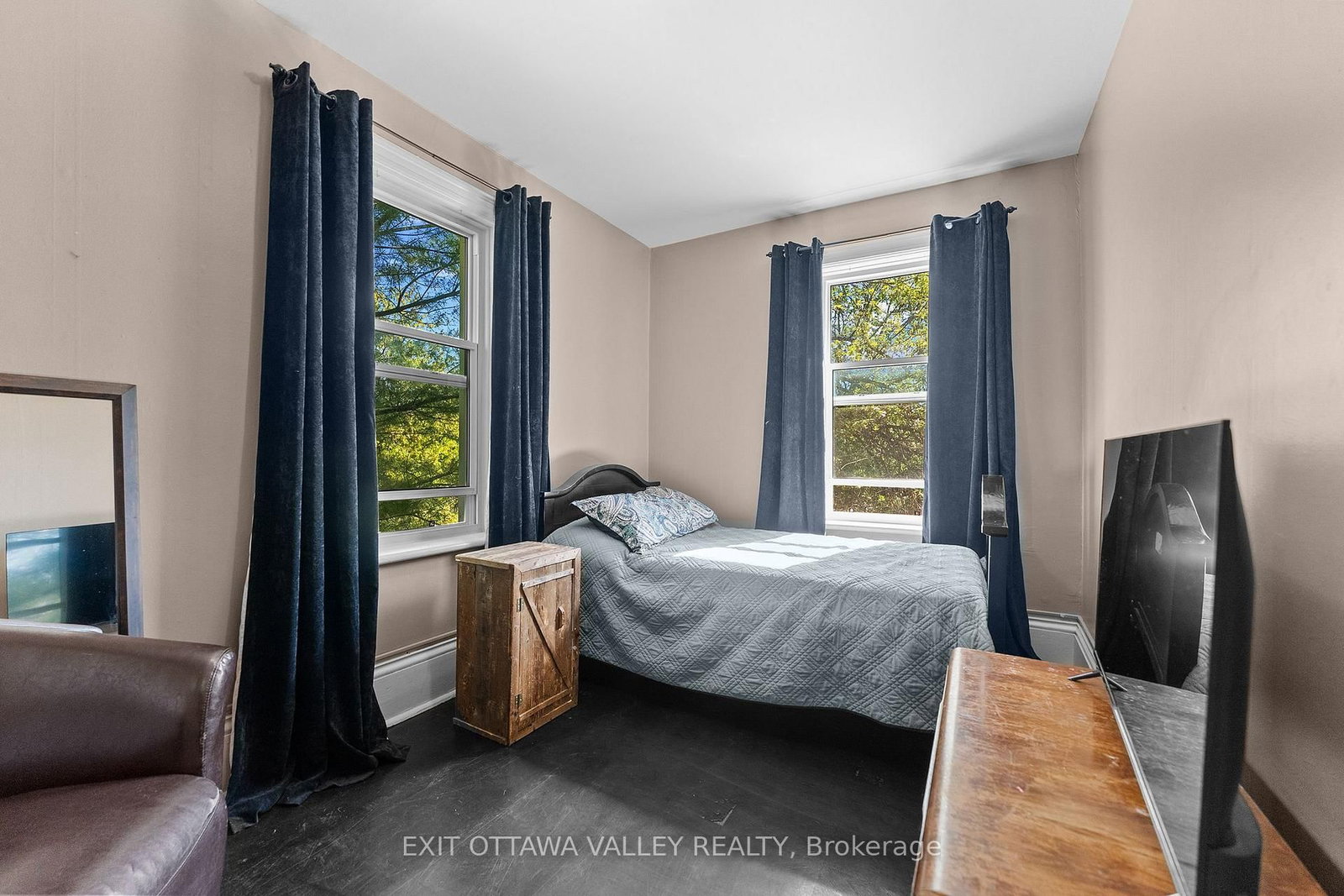 283 & 285 William Street • Pembroke, ON photo 9