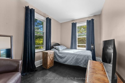283 & 285 William Street • Pembroke, ON photo 9