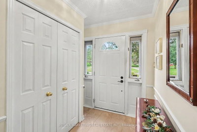 29 Okanagan Drive • Ottawa, ON photo 5