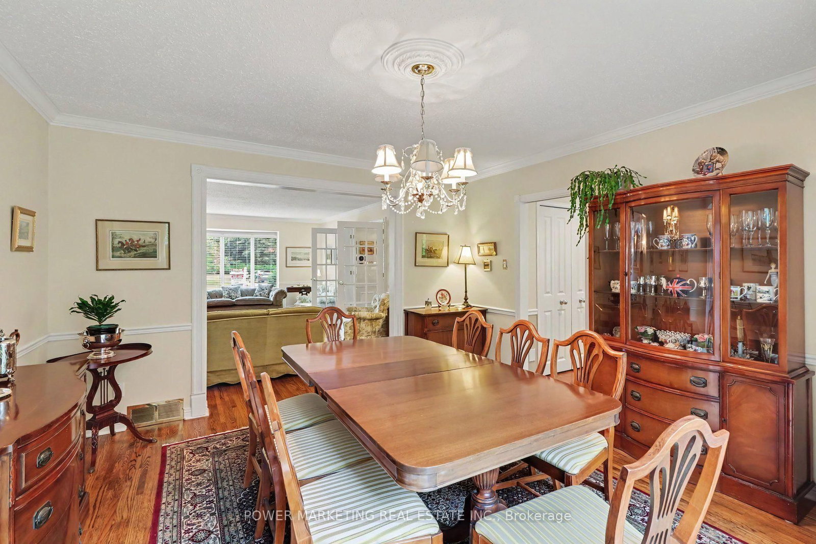 29 Okanagan Drive • Ottawa, ON photo 9