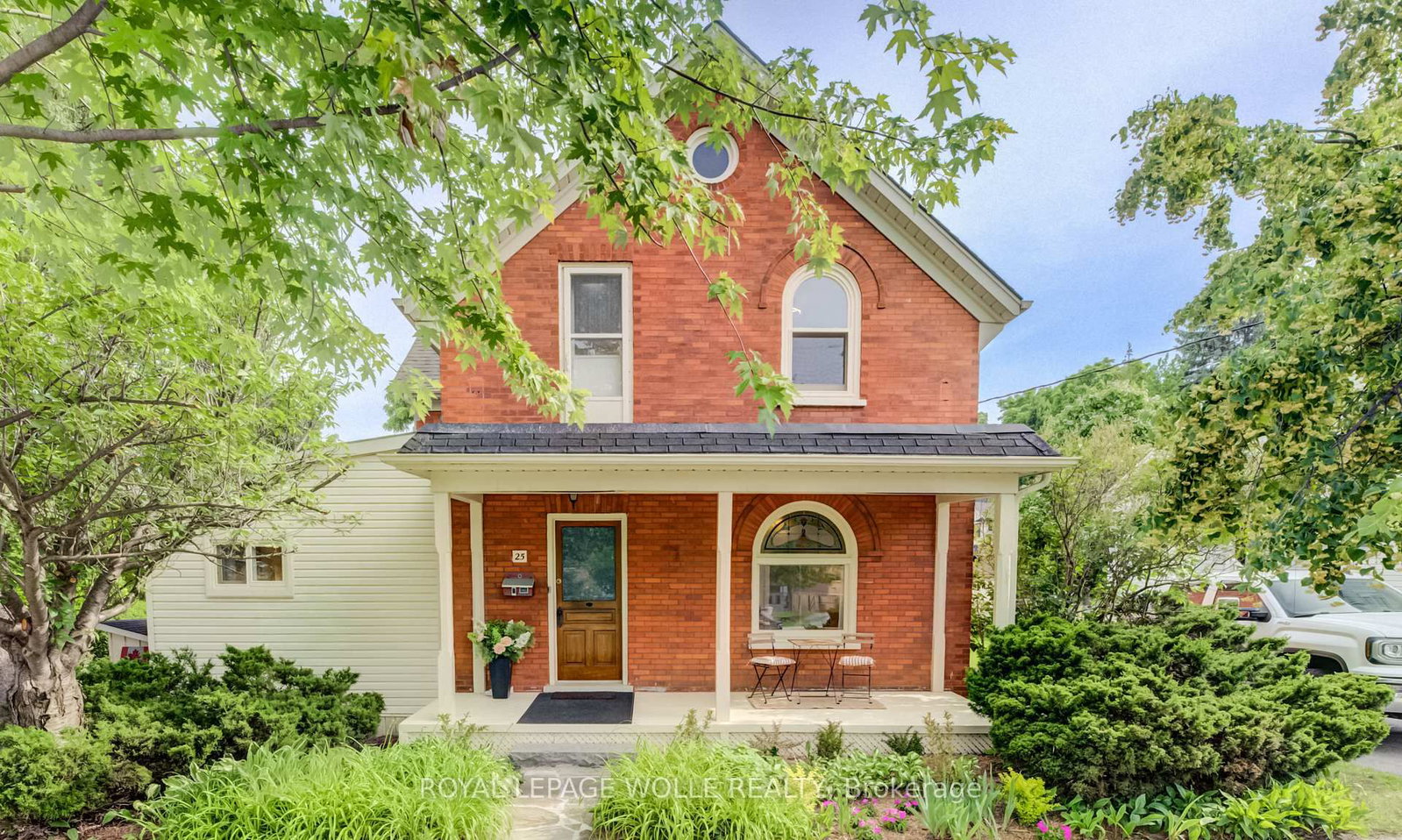 25 Central Street • Waterloo, ON photo 1