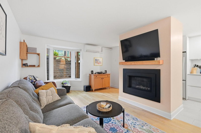 1 - 51 Spadina Avenue