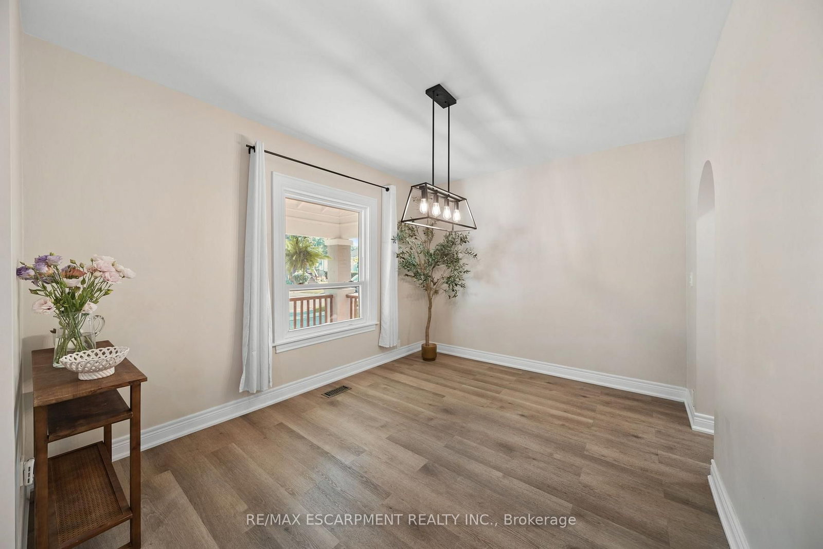 80 Sarah Street • Brant, ON photo 8