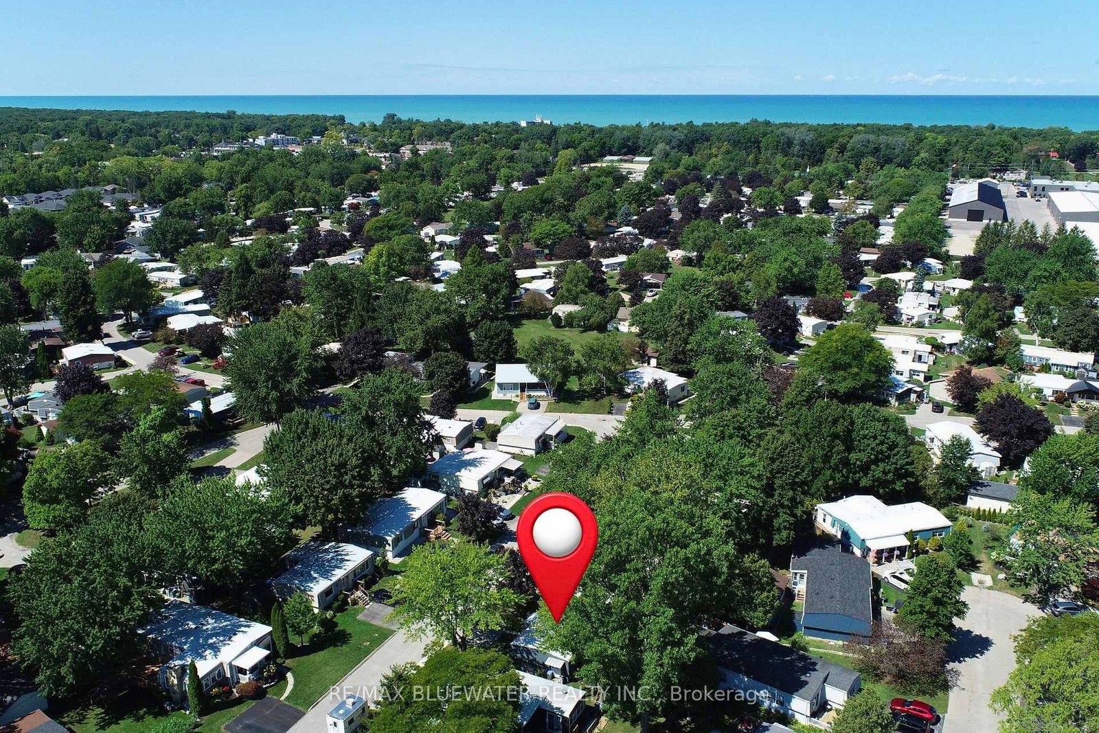 95 Shannon Boulevard • South Huron, ON photo 2