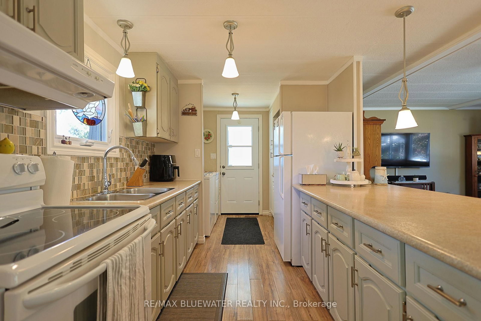 95 Shannon Boulevard • South Huron, ON photo 22