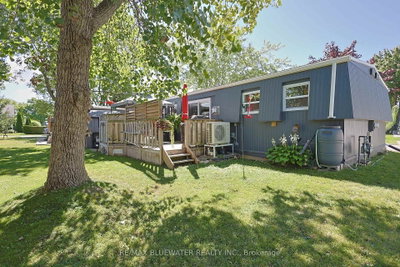 95 Shannon Boulevard • South Huron, ON photo 3