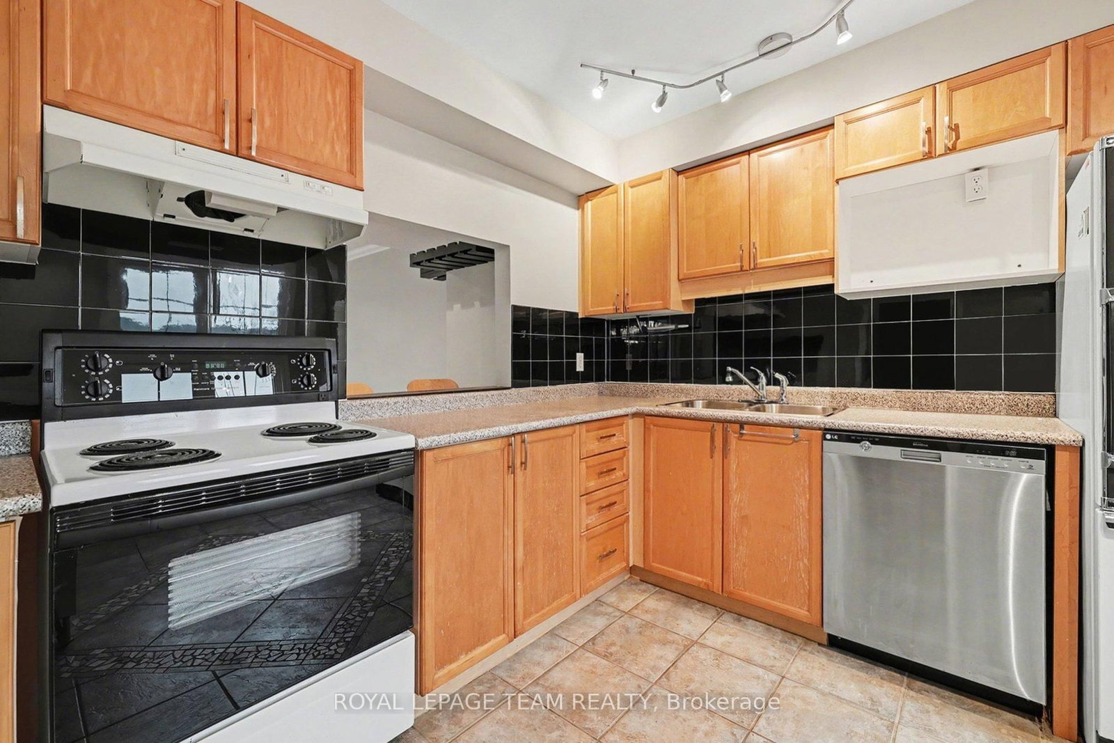 187 MONTEREY Drive • Ottawa, ON photo 12