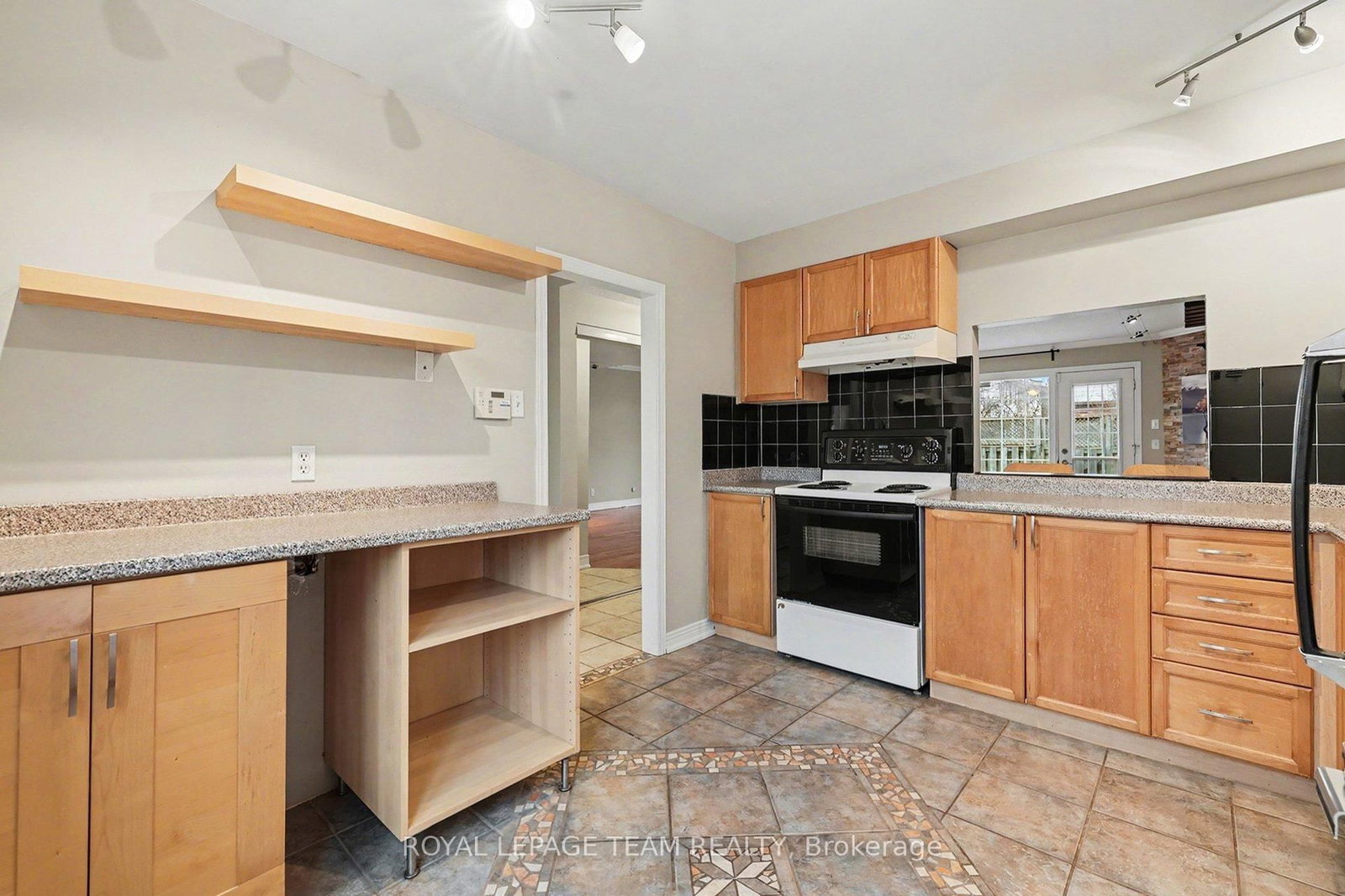 187 MONTEREY Drive • Ottawa, ON photo 13