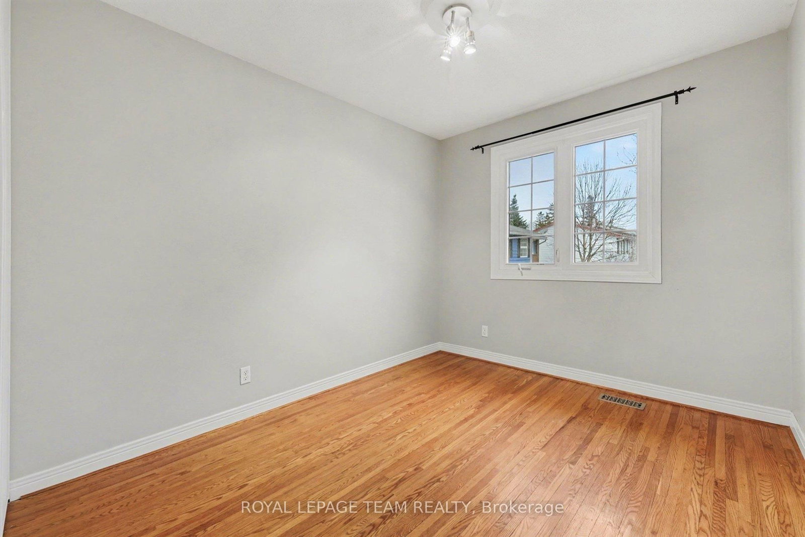 187 MONTEREY Drive • Ottawa, ON photo 19