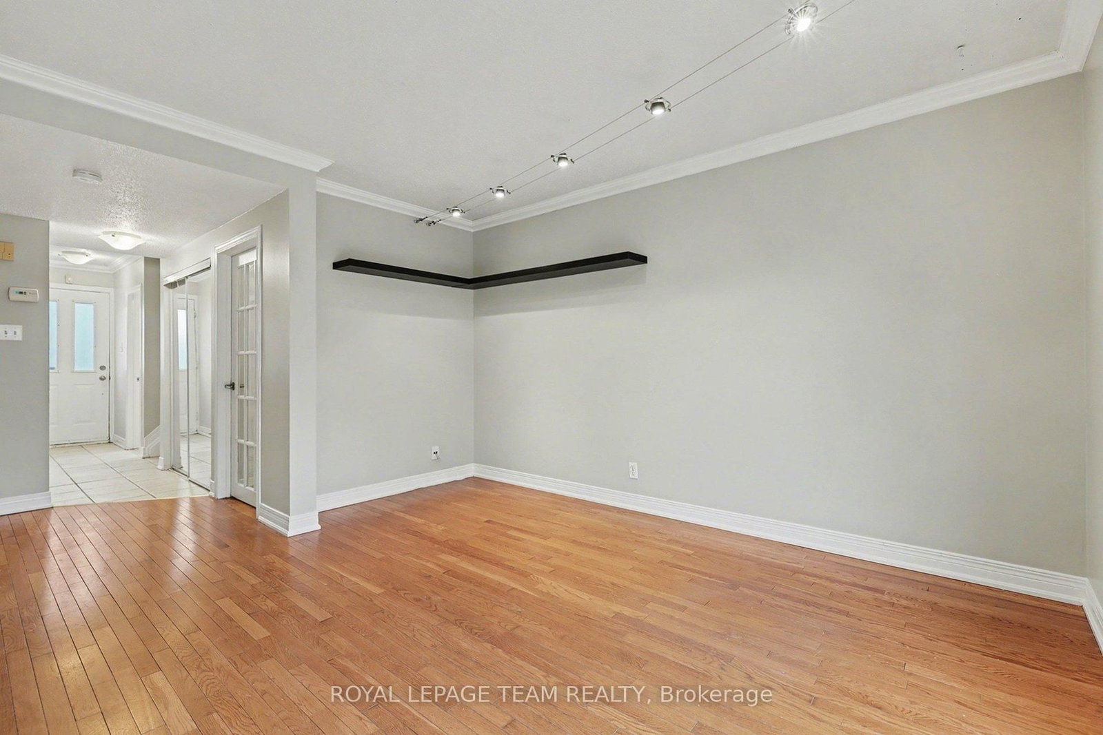 187 MONTEREY Drive • Ottawa, ON photo 8