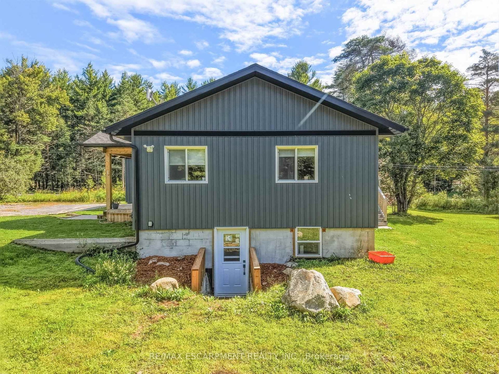 400 Raymond Road • Muskoka Lakes, ON photo 27