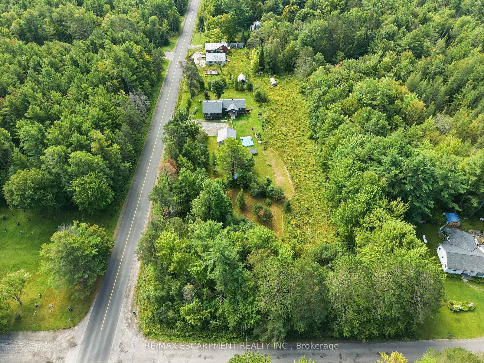 400 Raymond Road • Muskoka Lakes, ON photo 34
