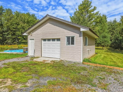 400 Raymond Road • Muskoka Lakes, ON photo 5
