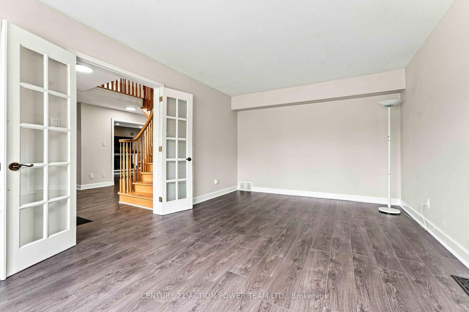 6179 VOYAGEUR Drive • Orleans, ON photo 18
