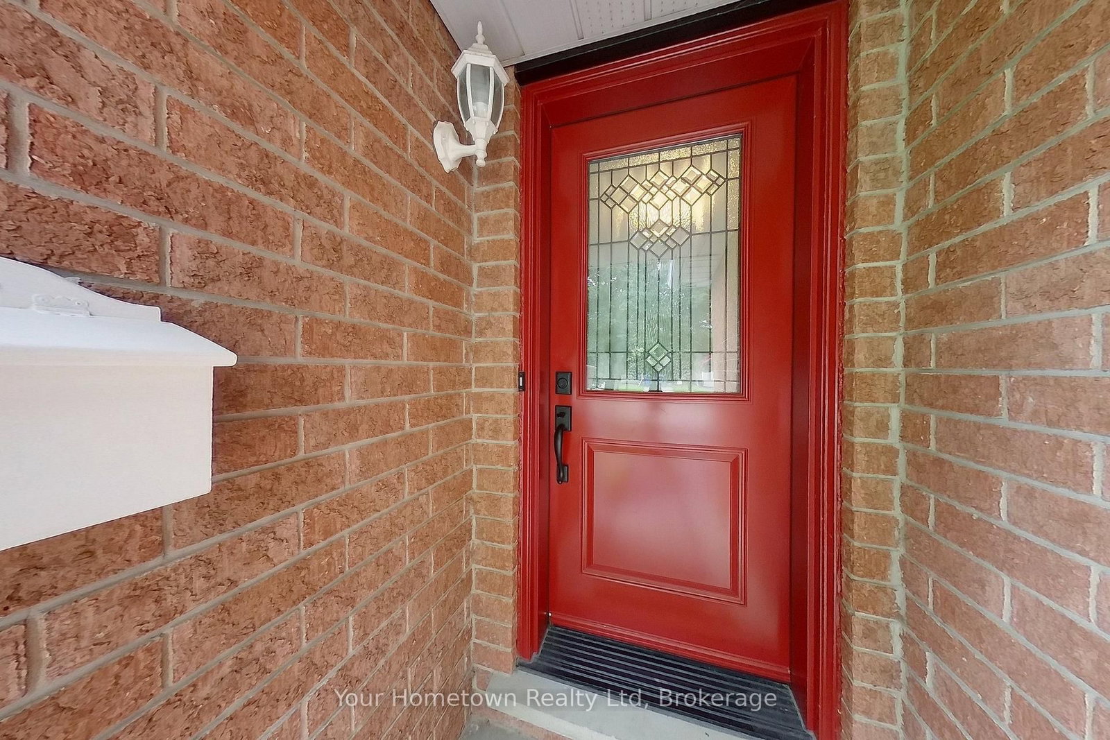 428 Flannery Drive • Centre Wellington, ON photo 3