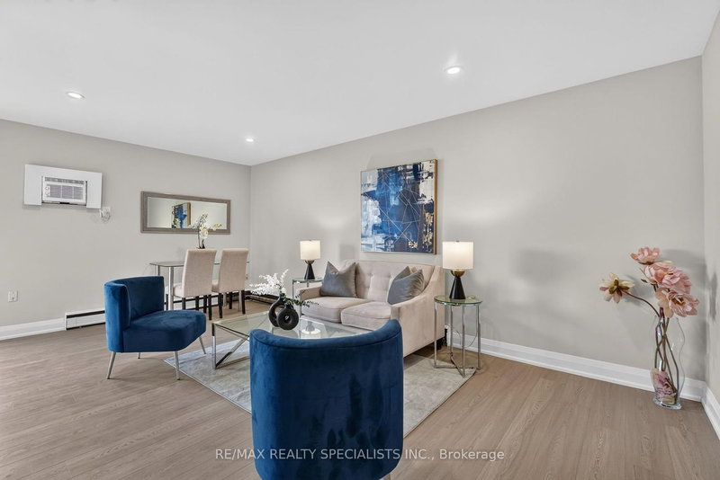 33 - 426 Queenston Street