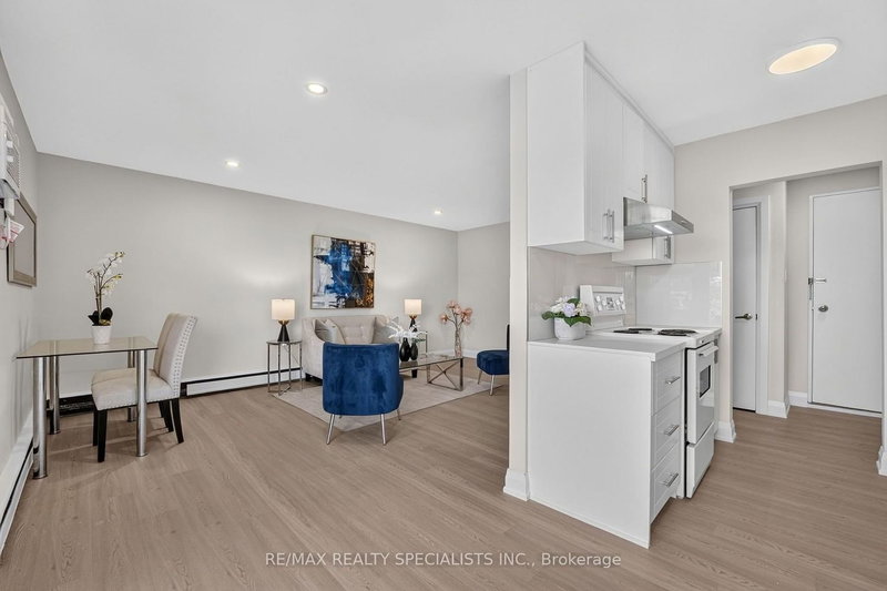 33 - 426 Queenston Street