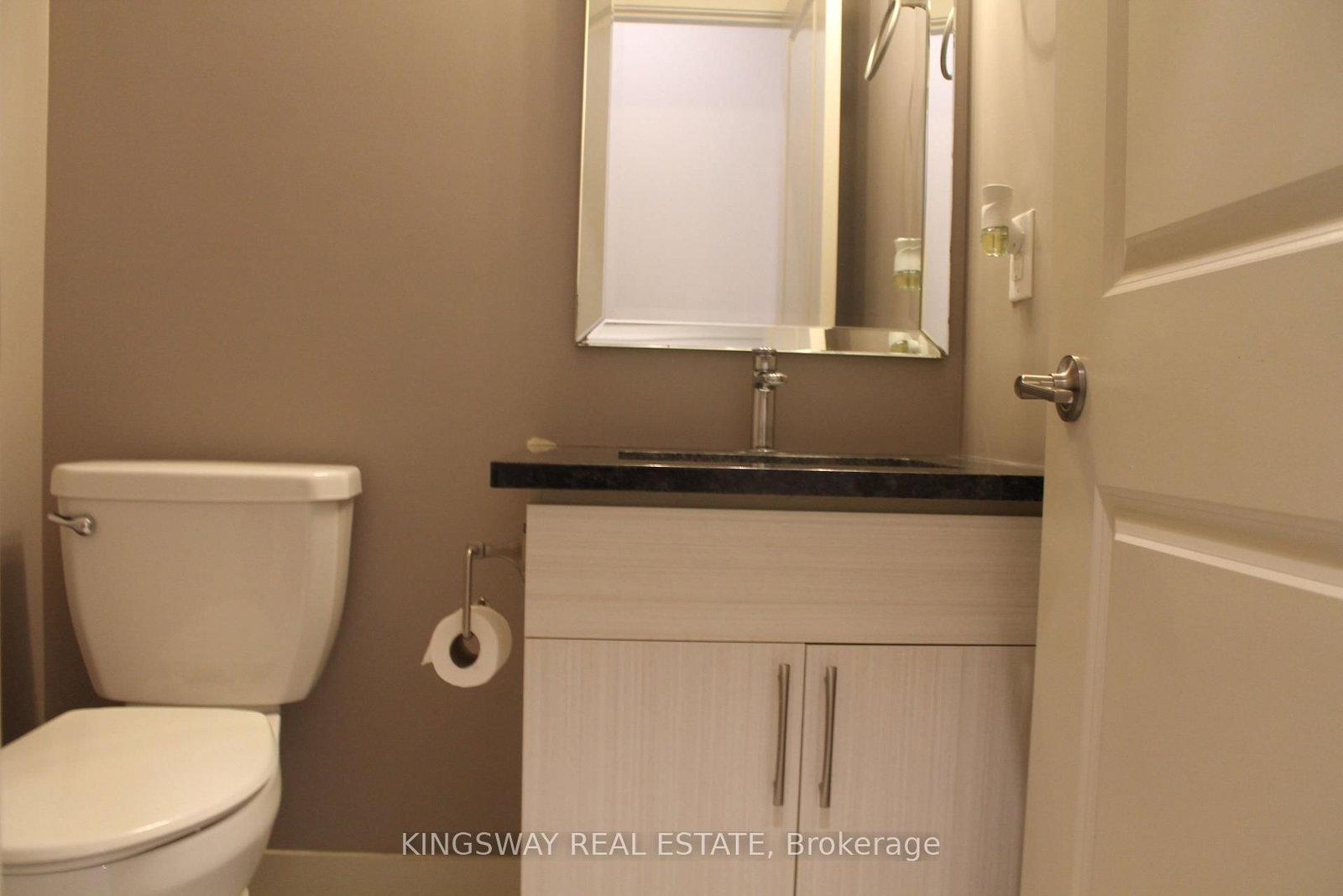 2255 CONSTANCE Avenue • London South, ON photo 9