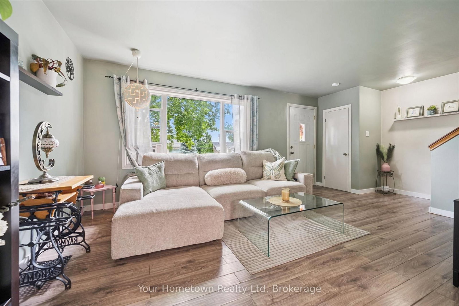 497 St Patrick Street E • Centre Wellington, ON photo 3
