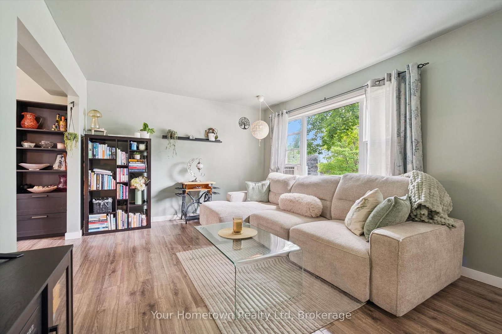 497 St Patrick Street E • Centre Wellington, ON photo 4