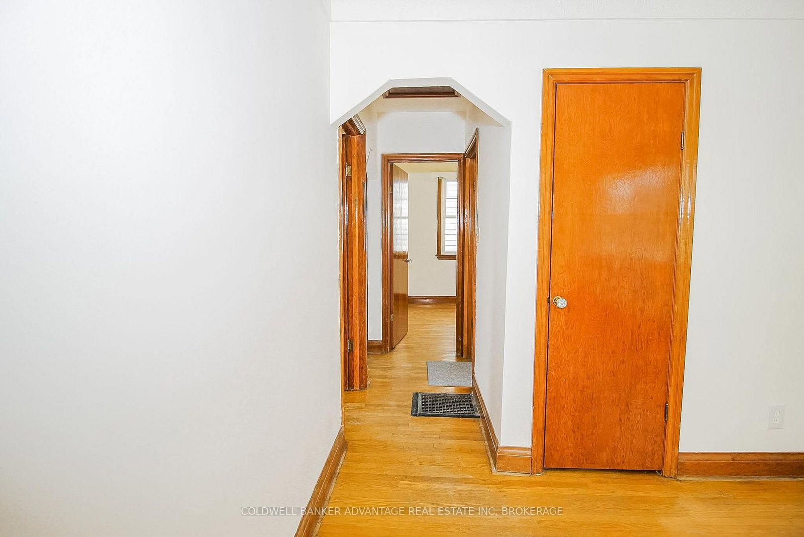 28 Marshall Avenue • Welland, ON photo 15