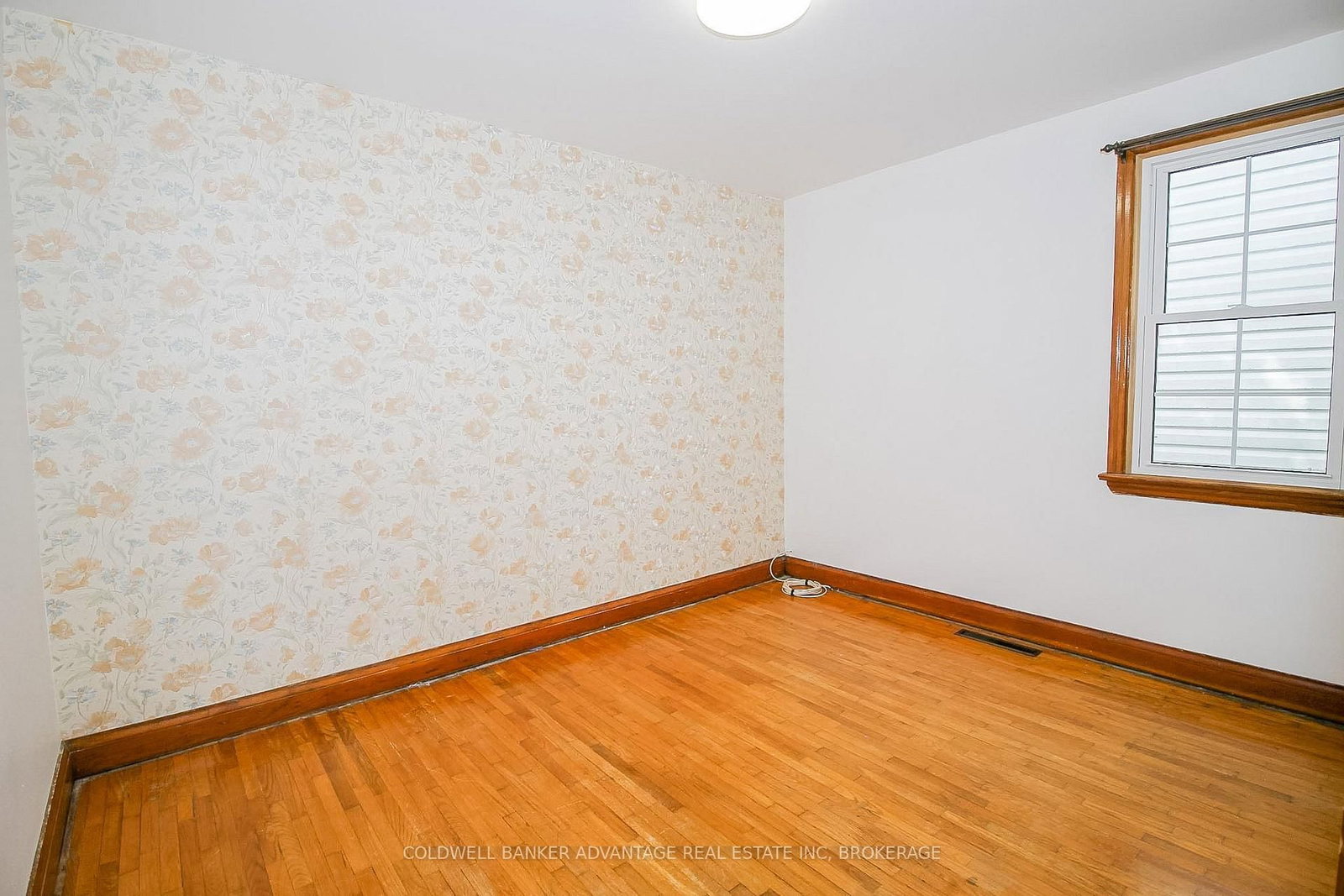 28 Marshall Avenue • Welland, ON photo 17