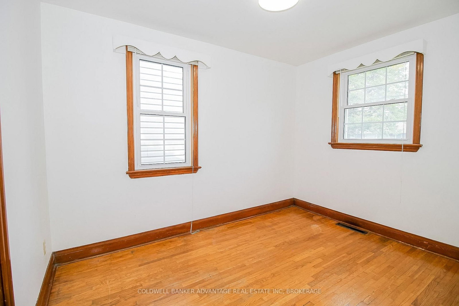 28 Marshall Avenue • Welland, ON photo 18