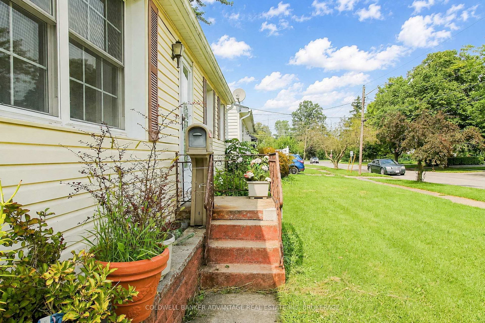 28 Marshall Avenue • Welland, ON photo 4