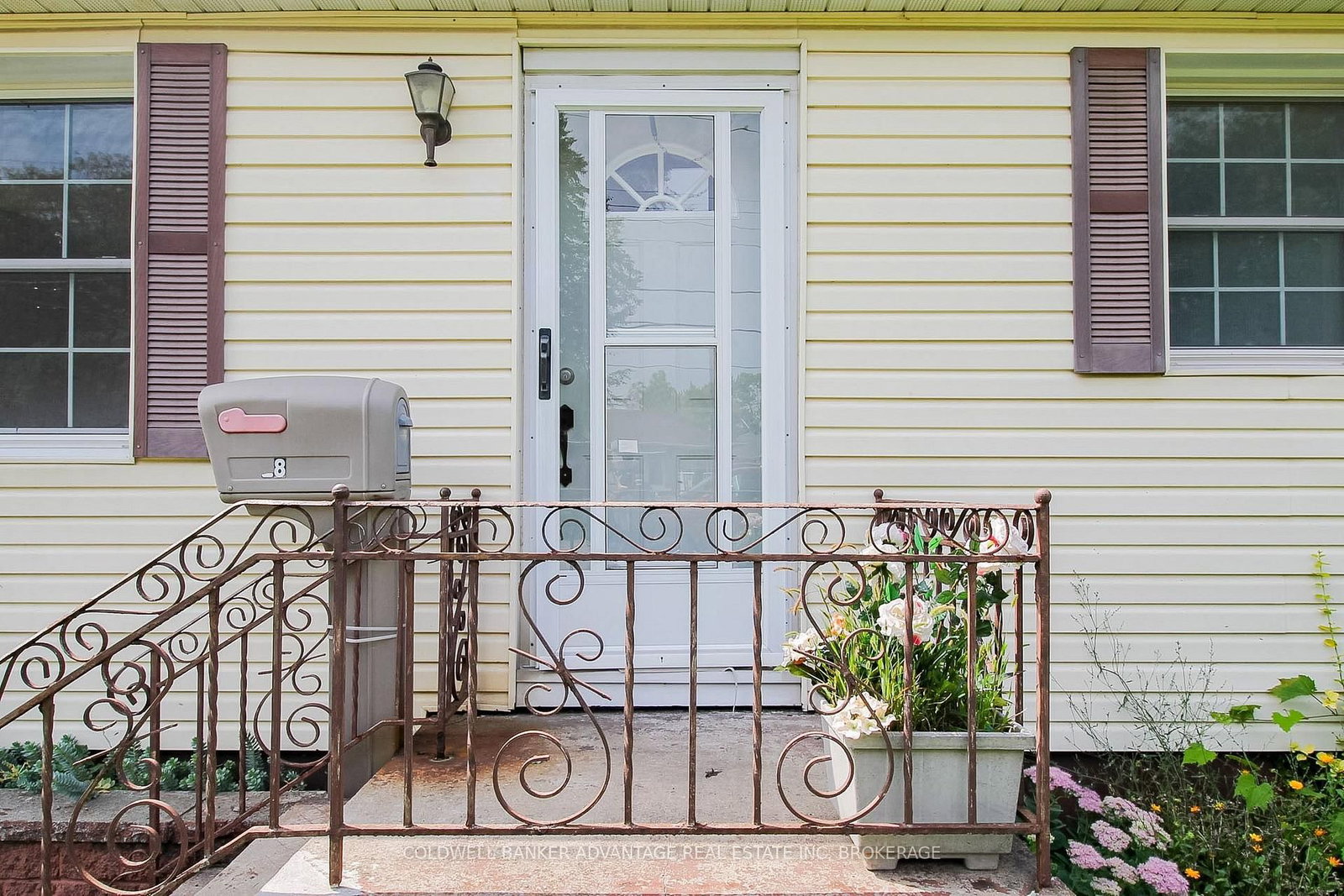 28 Marshall Avenue • Welland, ON photo 5