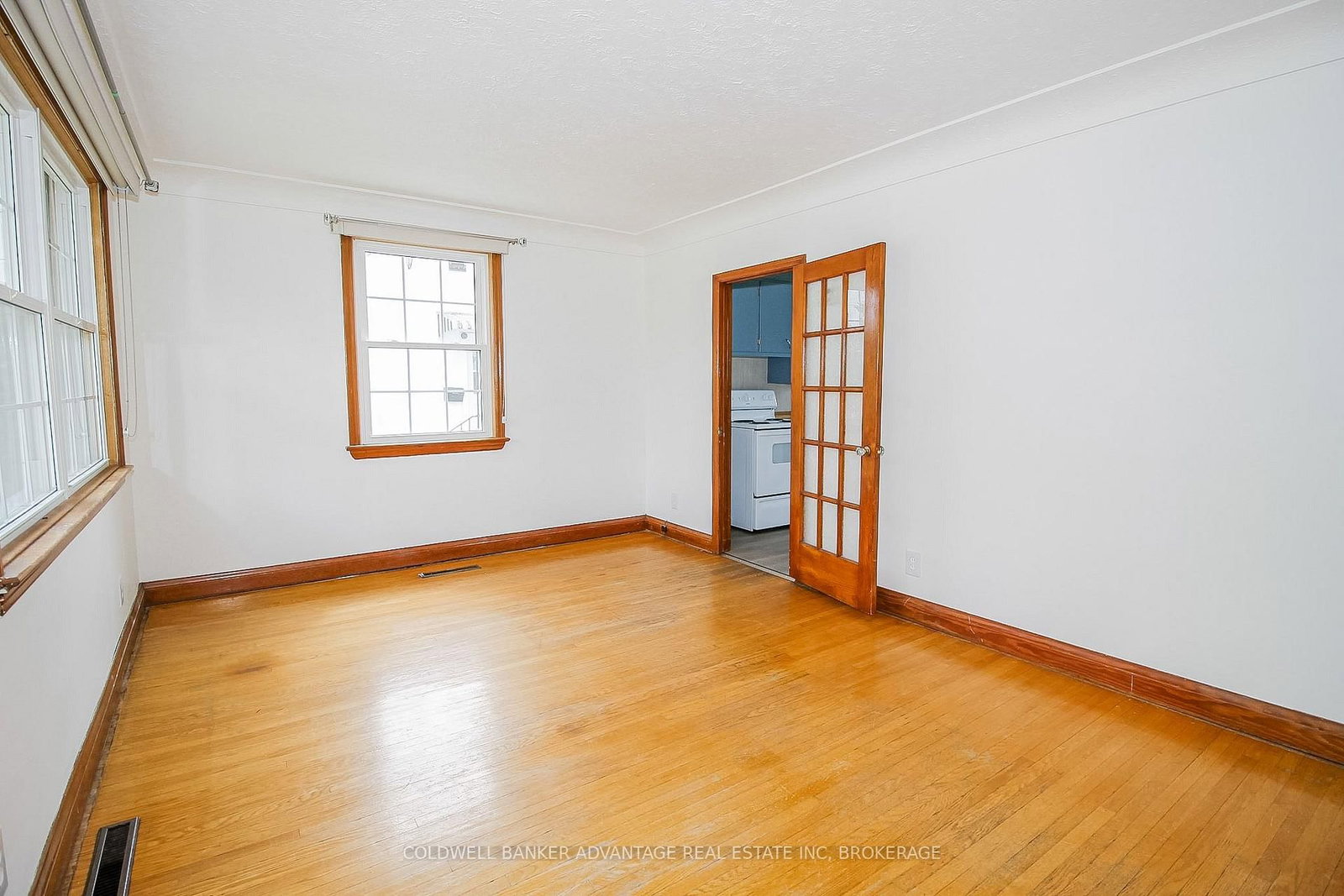 28 Marshall Avenue • Welland, ON photo 6