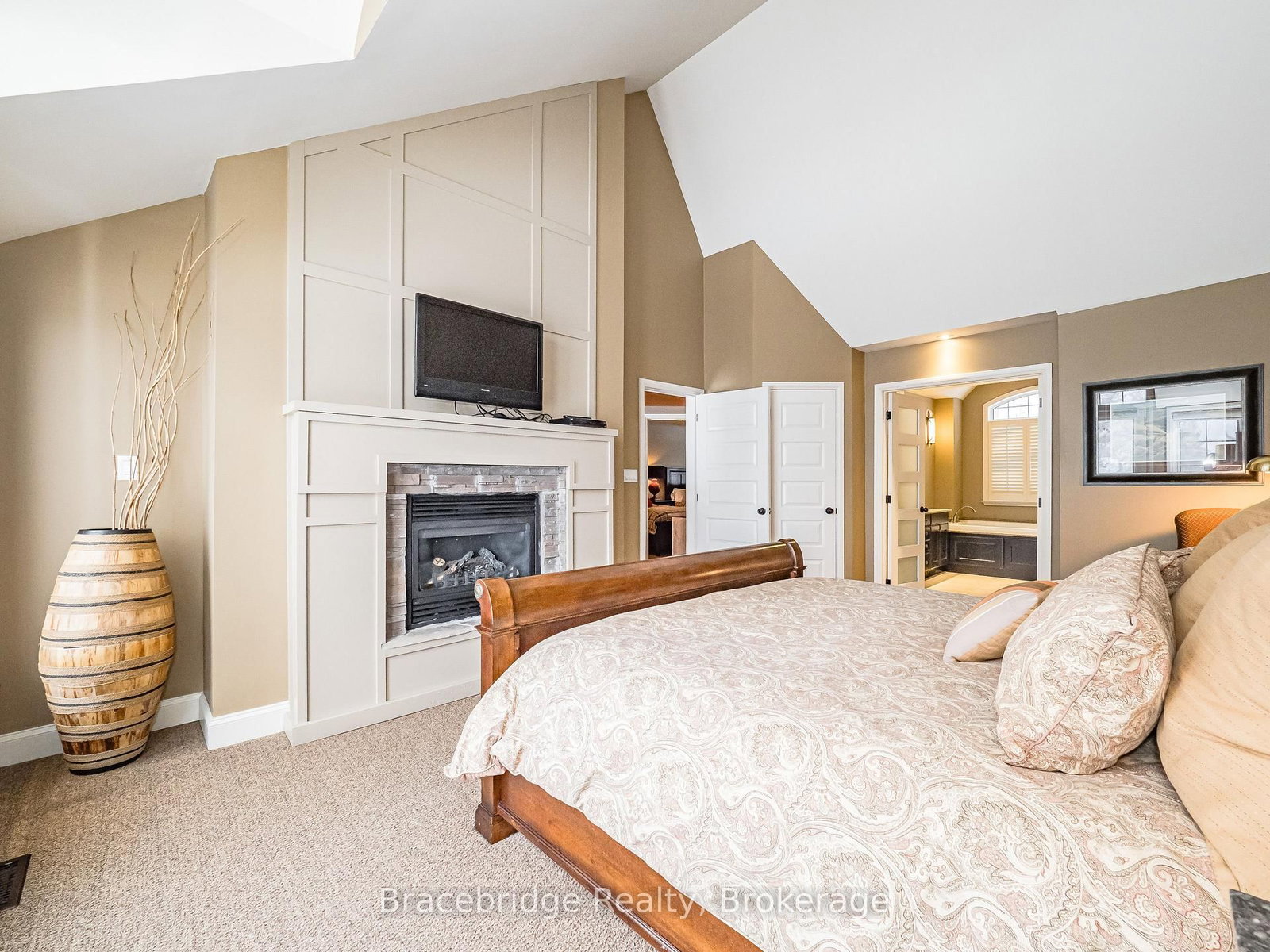 3876 Muskoka Rd 118 Highway W • #Sandfield 5 W10 • Muskoka Lakes, ON photo 19
