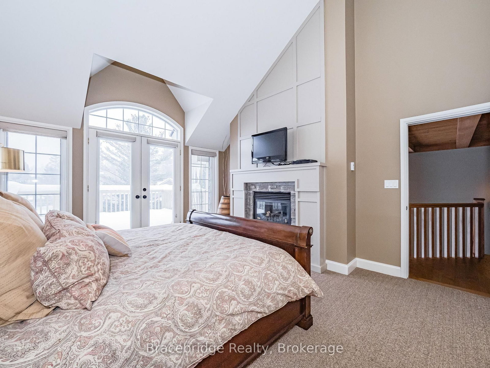 3876 Muskoka Rd 118 Highway W • #Sandfield 5 W10 • Muskoka Lakes, ON photo 20