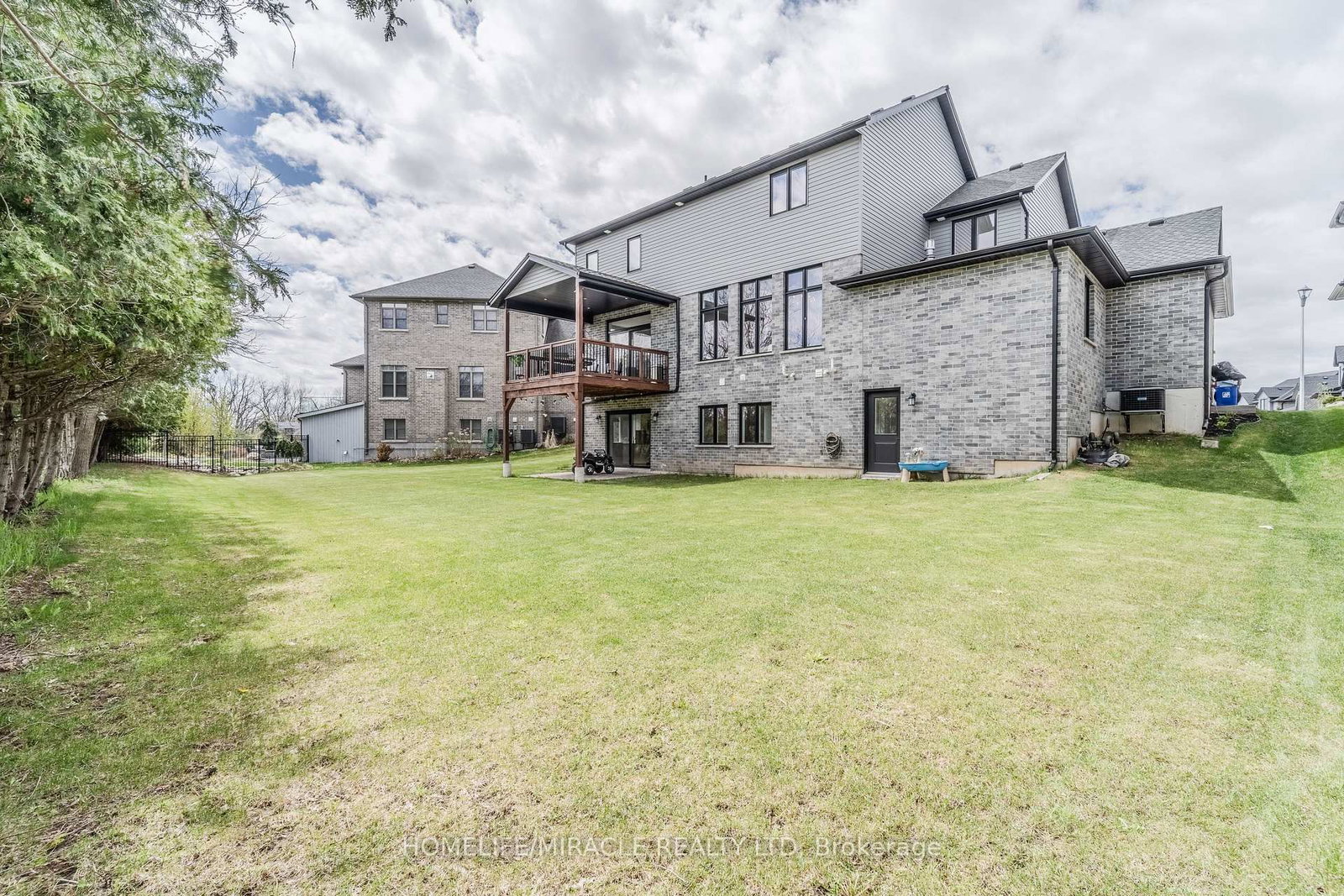 245 Tamarack Boulevard • Woodstock, ON photo 20