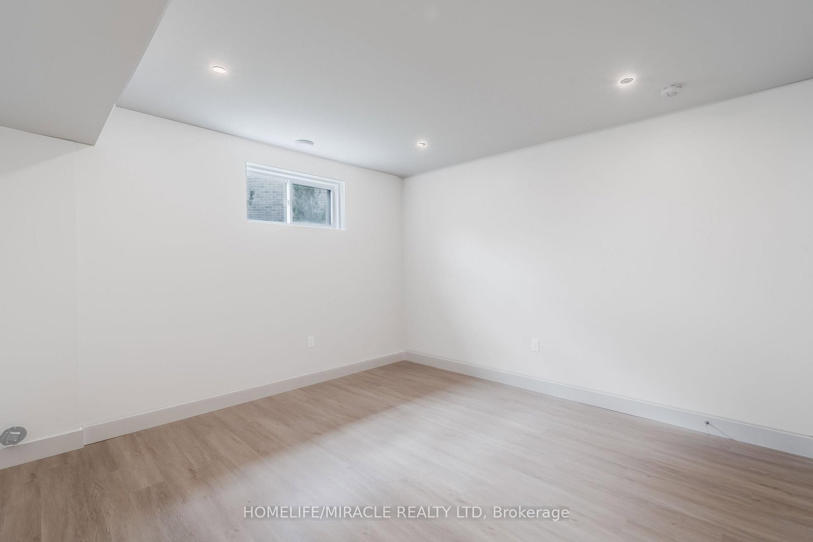 245 Tamarack Boulevard • Woodstock, ON photo 28